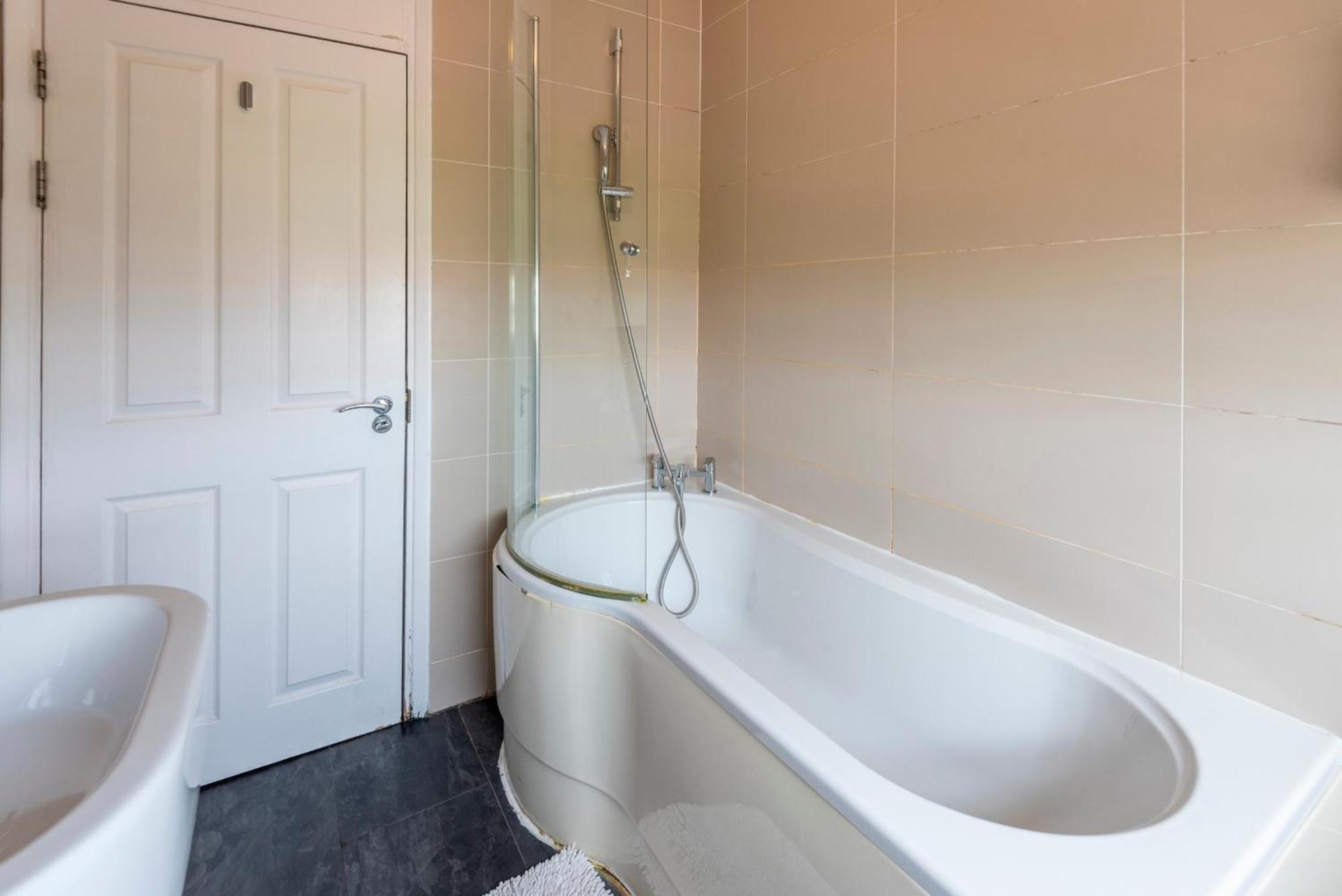 Double In Notting Hill, Private Minibar & Coffee Homestay