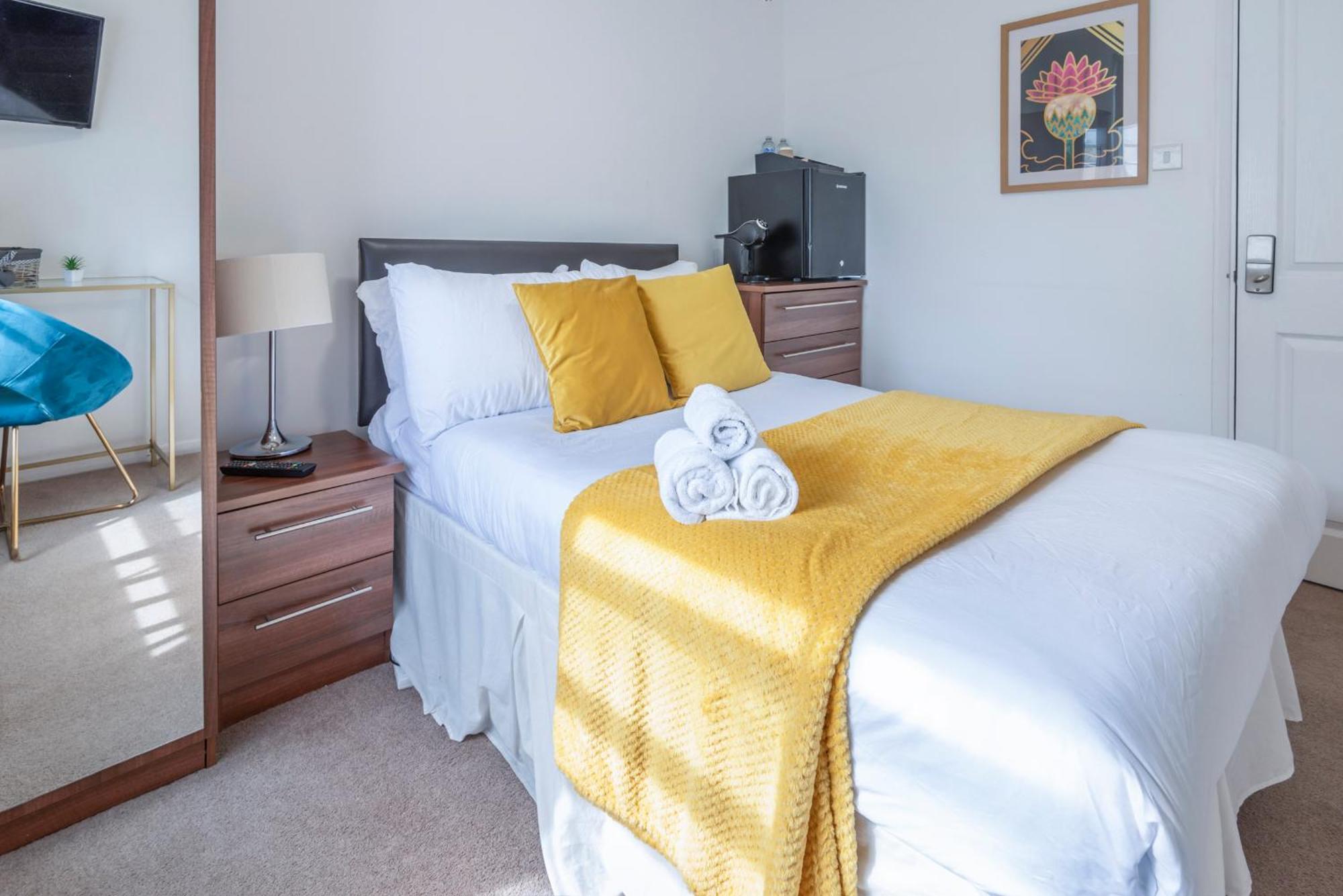 Homestay Double In Notting Hill, Private Minibar & Coffee *