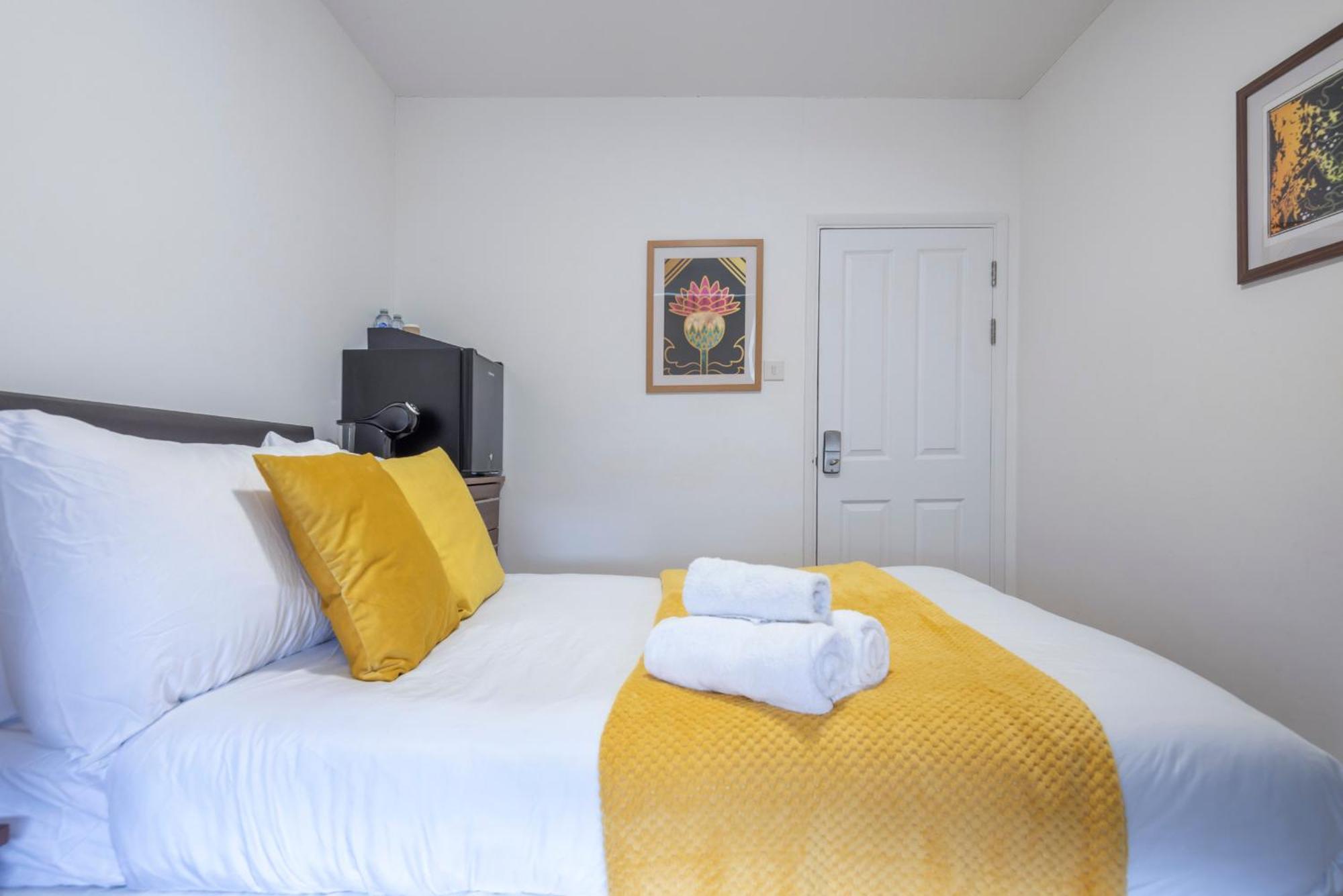 Double In Notting Hill, Private Minibar & Coffee Homestay