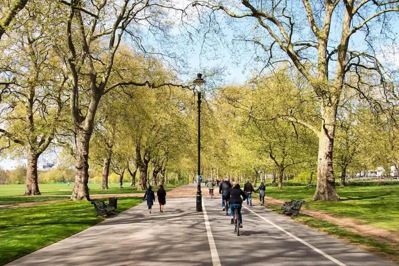 Double In Notting Hill, Private Minibar & Coffee Homestay London