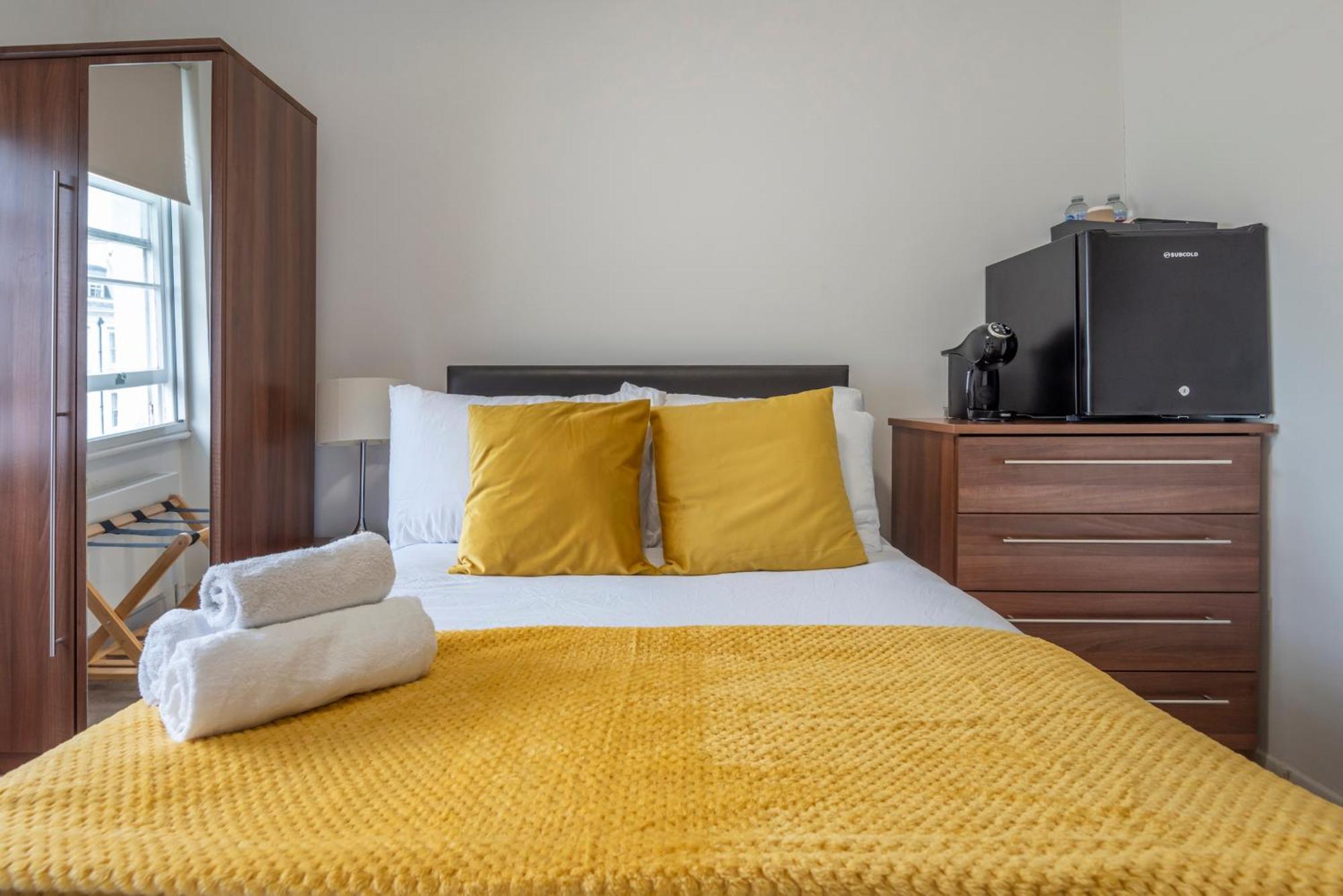 Double In Notting Hill, Private Minibar & Coffee Homestay *