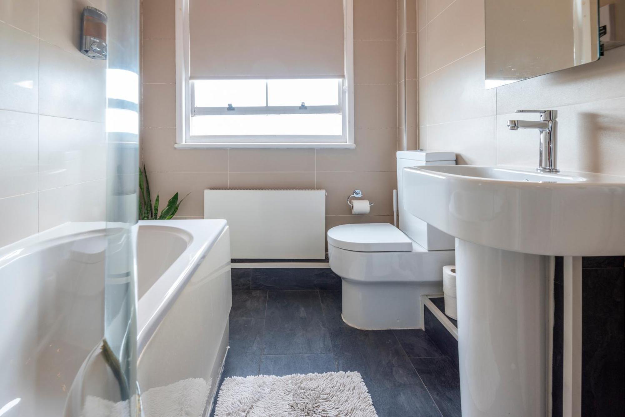 Homestay Double In Notting Hill, Private Minibar & Coffee