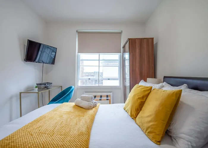 Double In Notting Hill, Private Minibar & Coffee